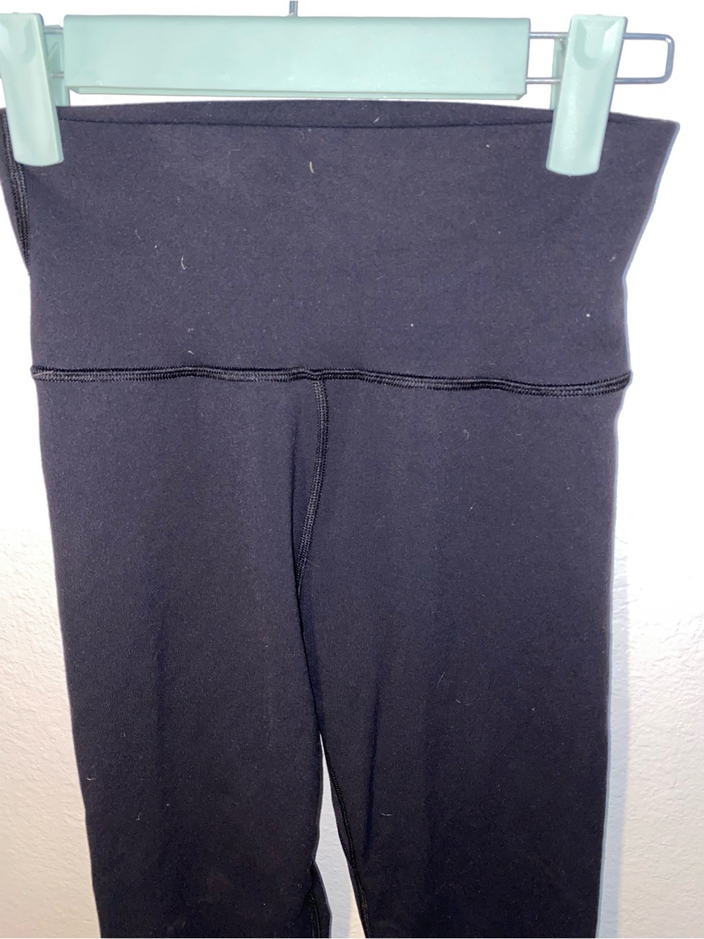 Golden by Aritiza women’s size 4 black workout leggings - Picture 2 of 4